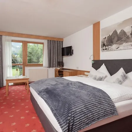 Kreuz Hotel 4*