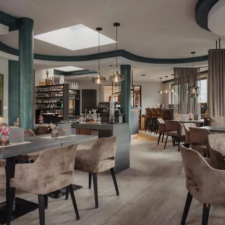 Kreuz Hotel 4*
